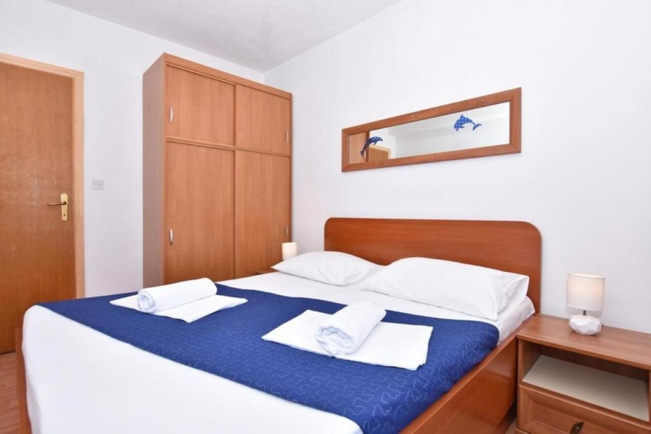 Apartment Rene Omiš Екстериор снимка