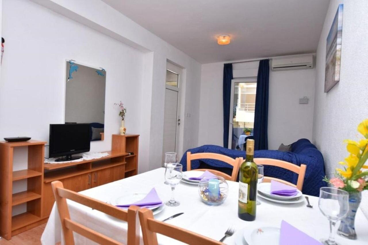 Apartment Rene Omiš Екстериор снимка