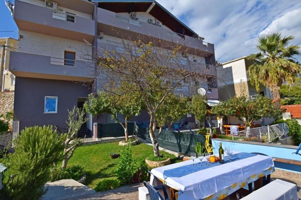 Apartment Rene Omiš Екстериор снимка