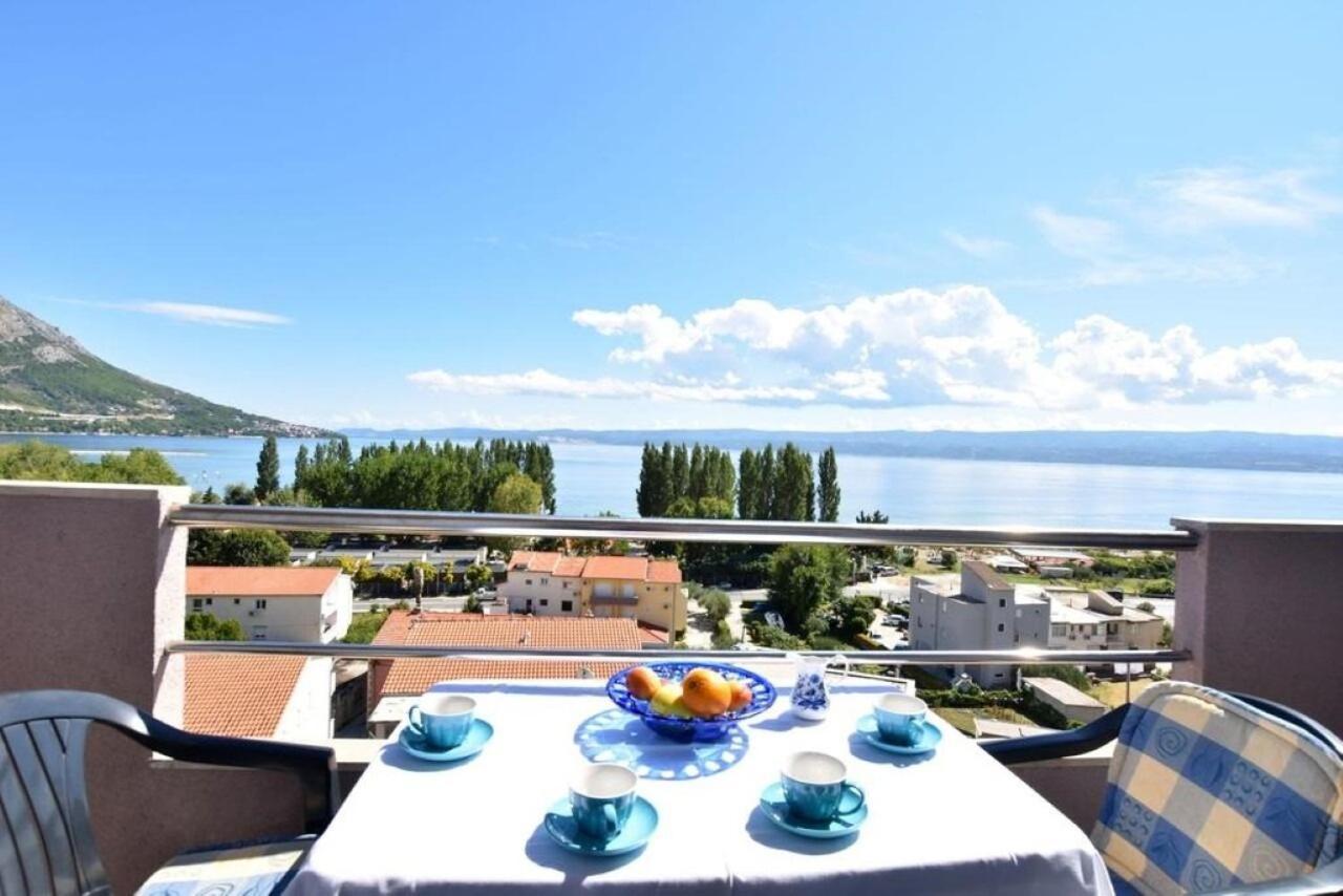 Apartment Rene Omiš Екстериор снимка
