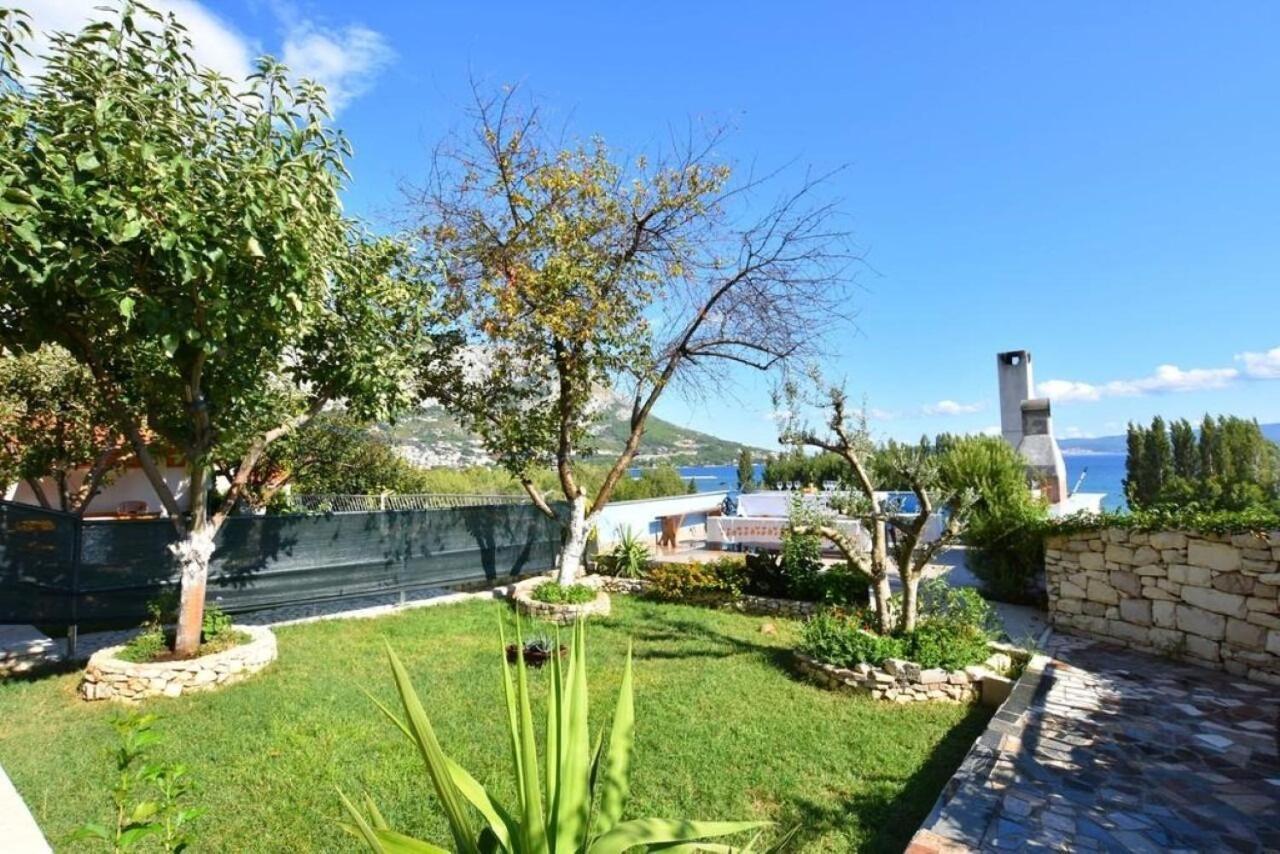 Apartment Rene Omiš Екстериор снимка