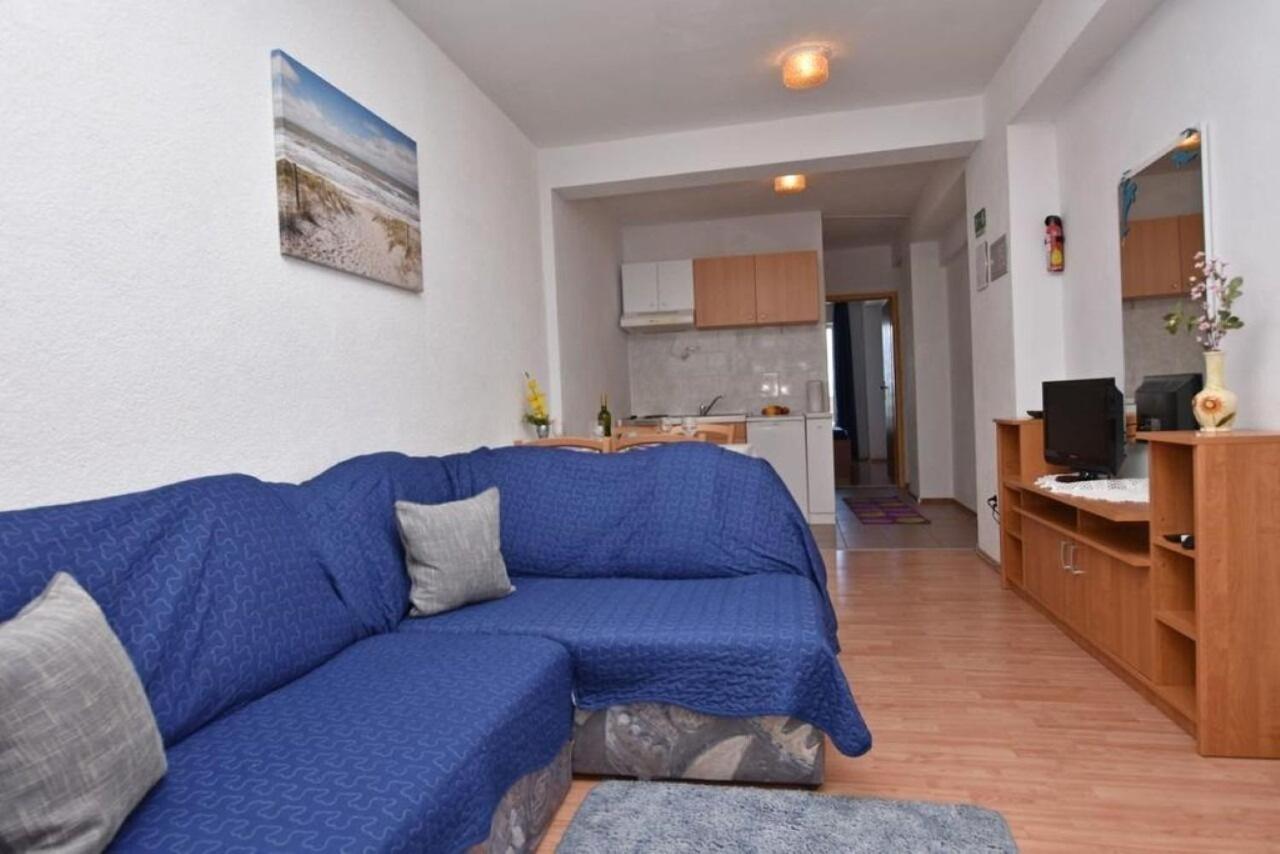 Apartment Rene Omiš Екстериор снимка